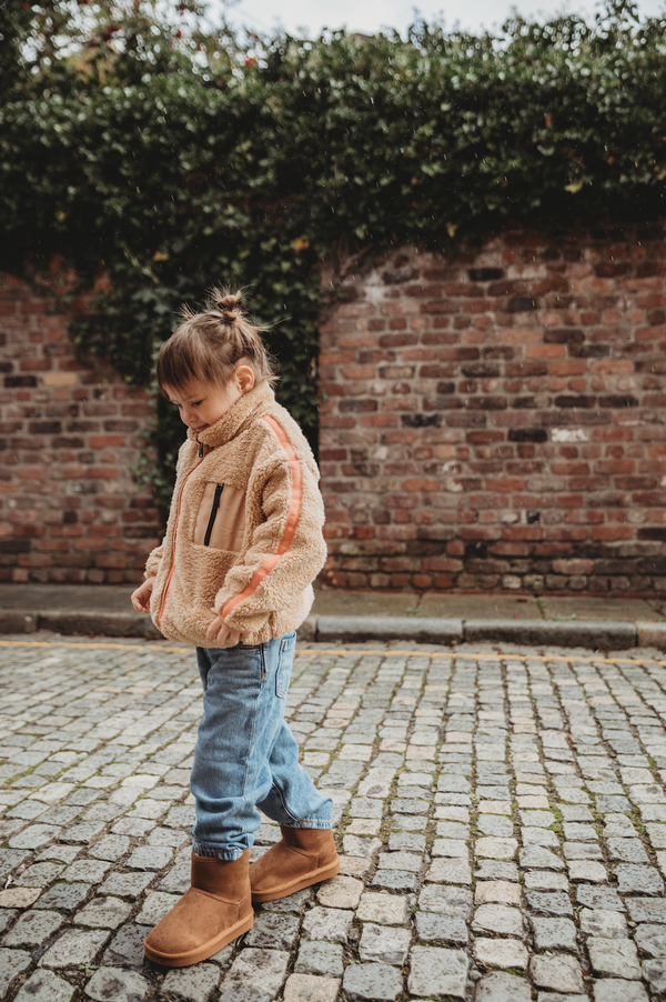 MINI TEDDY FLEECE ZIP JACKET IN SAND
